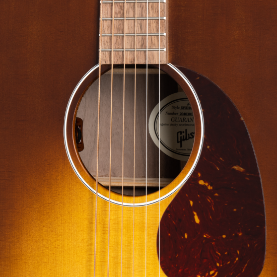 Si eres un apasionado de la música y estás buscando una experiencia única, la Guitarra Gibson J-45 es una elección que no puedes pasar por alto.