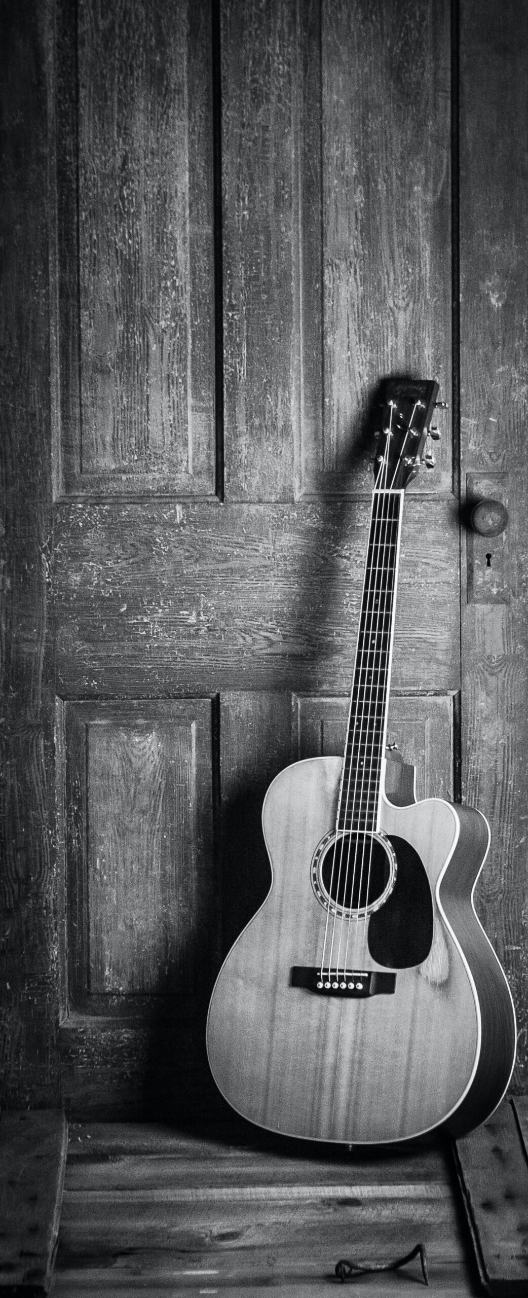 Guitarras Gibson Acústicas no es solo una marca de guitarras; es una tradición viva de excelencia y pasión por la música.